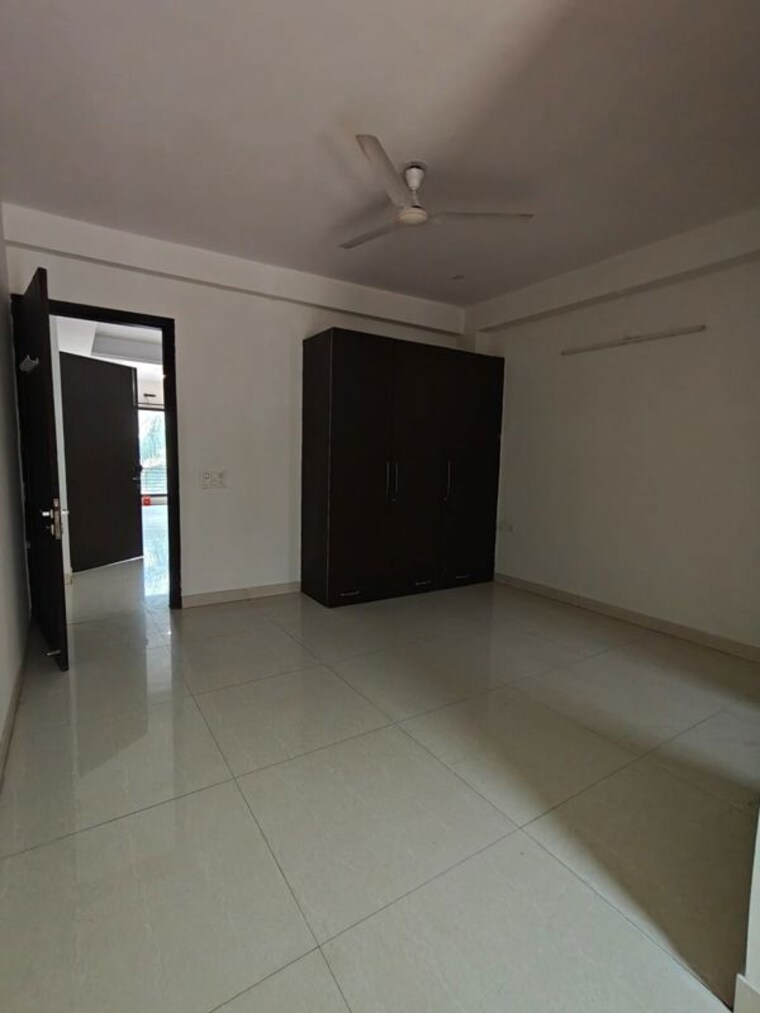 Room, sector 40 3 Bedroom 1800 Sq.Ft. Builder Floor In Sector 40 Gurgaon 10501077