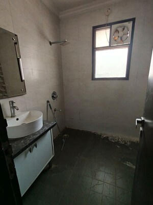 Bathroom in 3 BHK Builder Floor at Sector 40 – for Rent