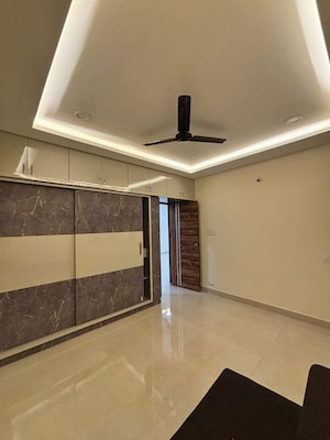 Room in 2 BHK Apartment at Golden Tulip Kondapur, Kondapur – for Rent