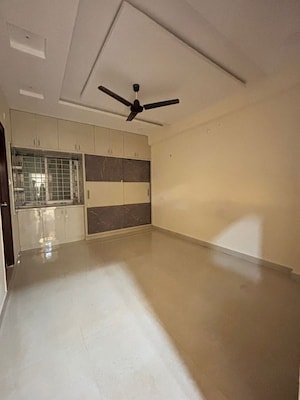 Room in 2 BHK Apartment at Golden Tulip Kondapur, Kondapur – for Rent