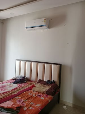 Bedroom in 3 BHK Builder Floor at Sector 18 – for Rent