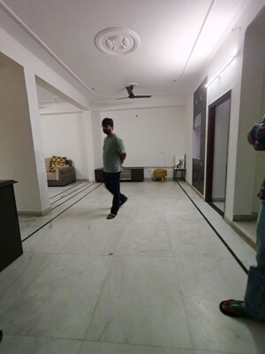 Team Area in 3 BHK Builder Floor at Sector 40 – for Rent