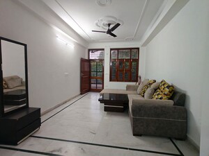 Living Room in 3 BHK Builder Floor at Sector 40 – for Rent