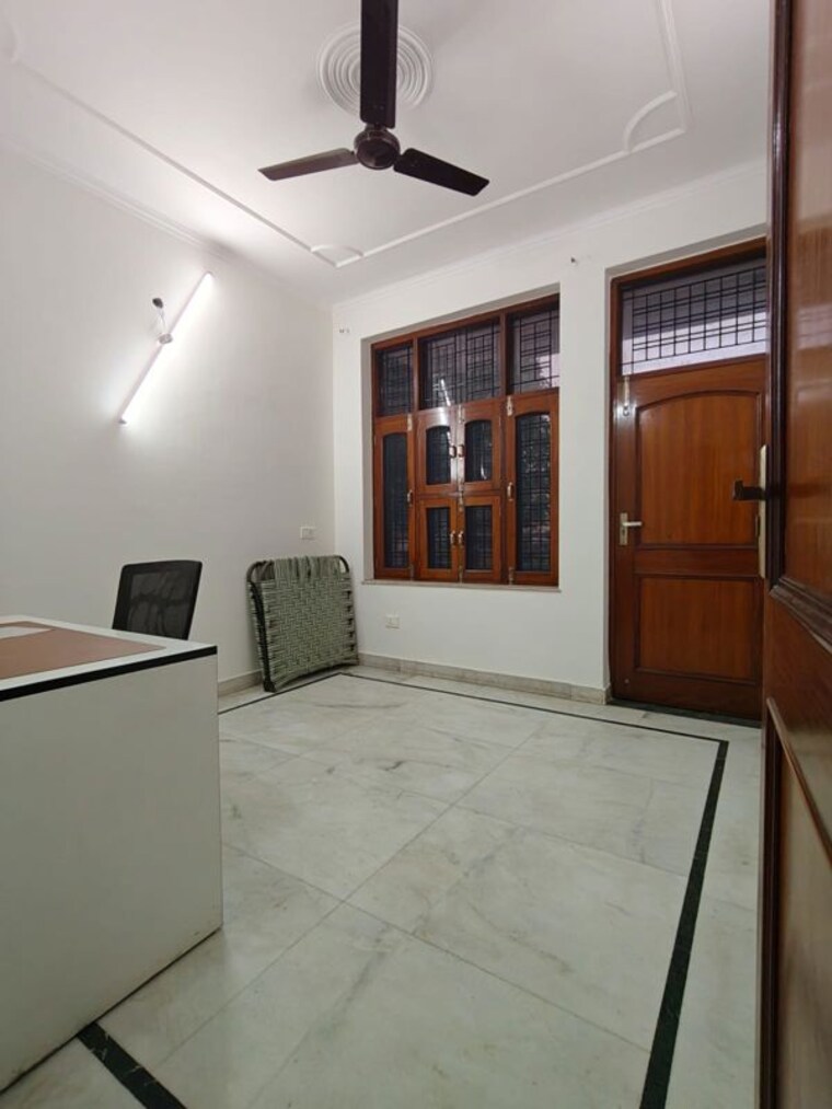 Room, sector 40 3 Bedroom 1800 Sq.Ft. Builder Floor In Sector 40 Gurgaon 10501082