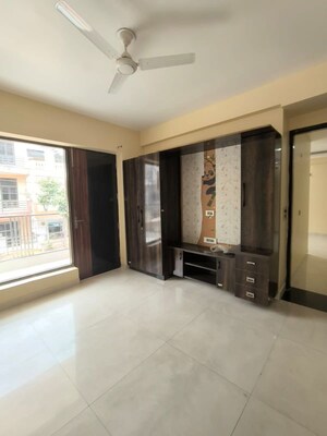 Room in 3 BHK Builder Floor at Sector 45 – for Rent