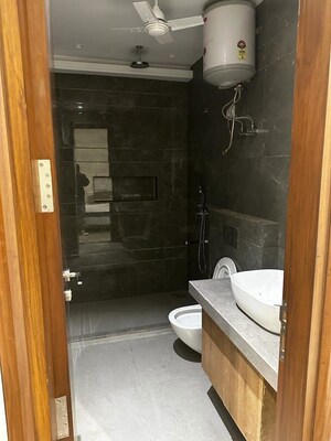 Furnished Amenities in 1 BHK Builder Floor at Baraula – for Rent