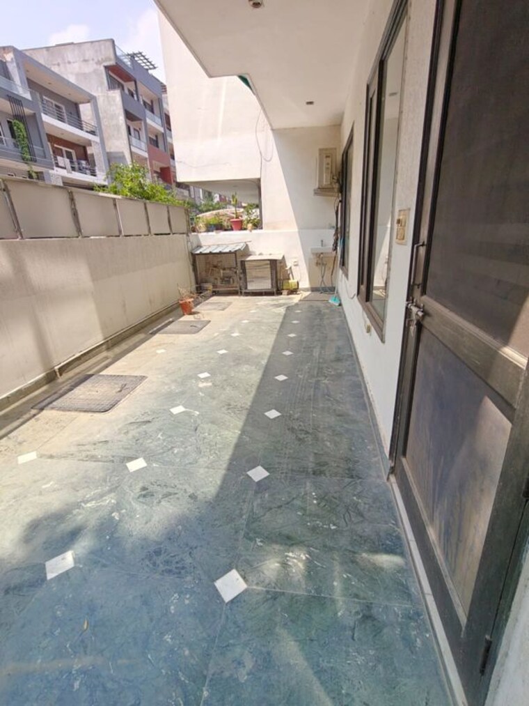 Balcony, sector 45 2.5 Bedroom 1800 Sq.Ft. Builder Floor In Sector 45 Gurgaon 10501096