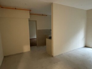 Room in 3 BHK Apartment at Tagore Nagar – for Rent