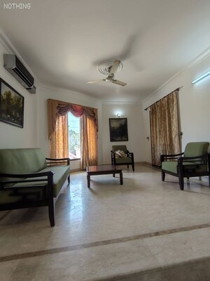 Living Room in 2.5 BHK Builder Floor at Sector 15 – for Rent