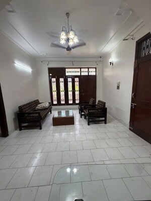 3.5 BHK Builder Floor For Rent in Sector 15