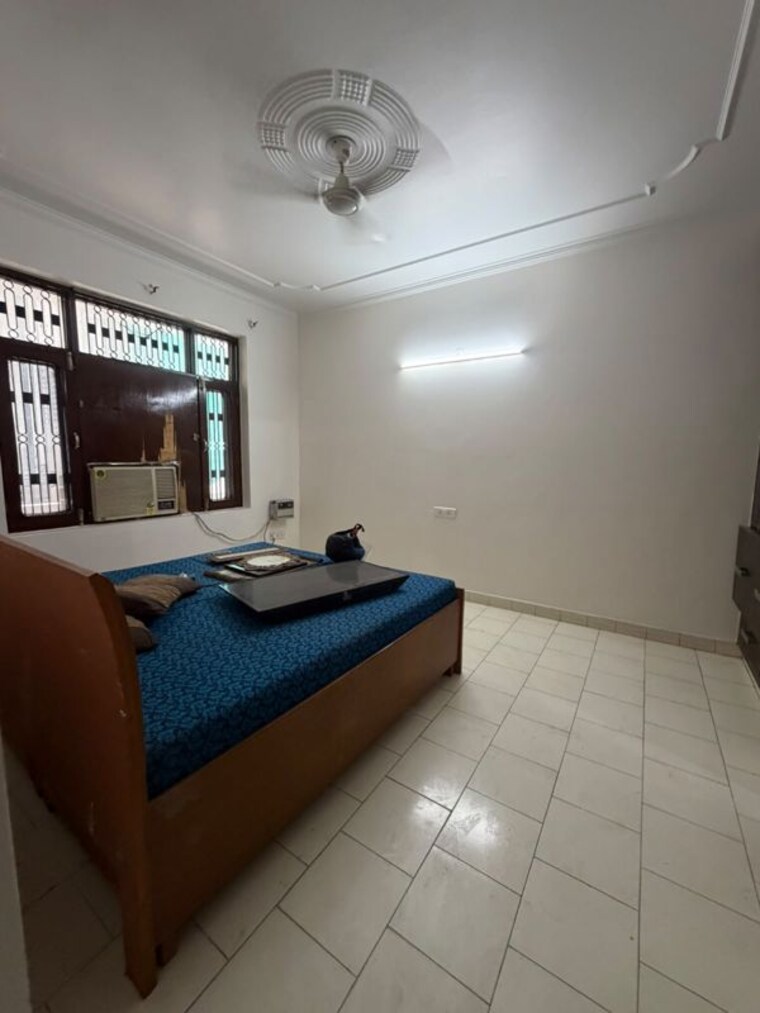 Bedroom, sector 15 3.5 Bedroom 1800 Sq.Ft. Builder Floor In Sector 15 Gurgaon 10501103