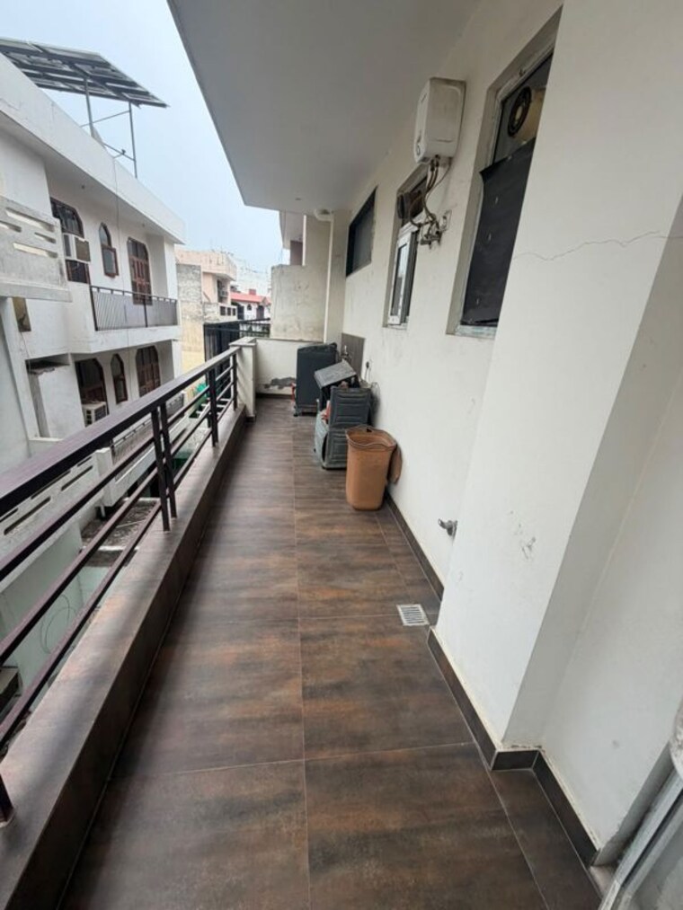 Balcony, sector 15 3 Bedroom 2000 Sq.Ft. Builder Floor In Sector 15 Gurgaon 10501113