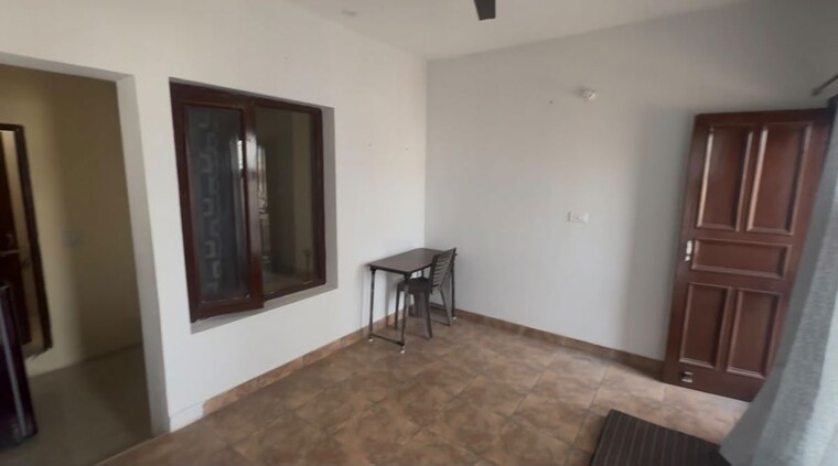 Room, sector 44 2 Bedroom 800 Sq.Ft. Builder Floor In Sector 44 Chandigarh 10501122