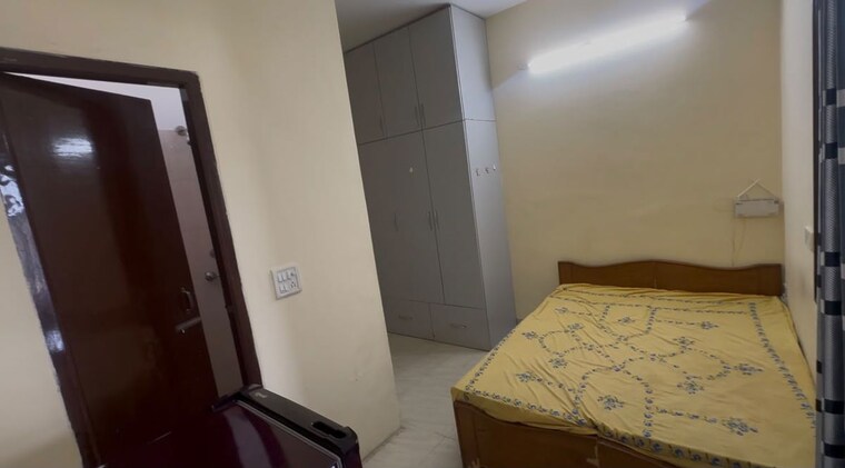 Room, sector 44 2 Bedroom 800 Sq.Ft. Builder Floor In Sector 44 Chandigarh 10501122
