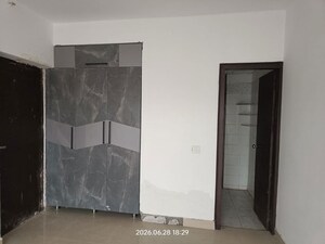 Room in 3 BHK Apartment at ILD Greens, Sector 37c – for Rent