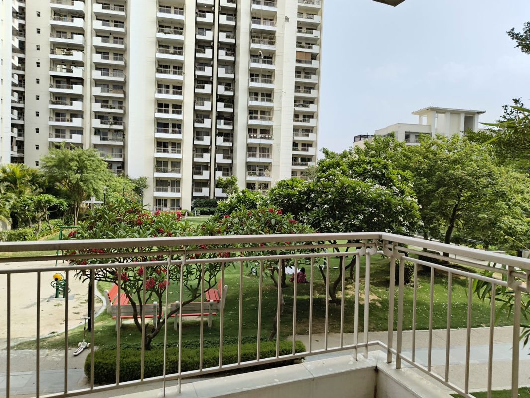 3 BHK + Servant Room 1935 Sq.Ft. Apartment in Bestech Park View Spa Next