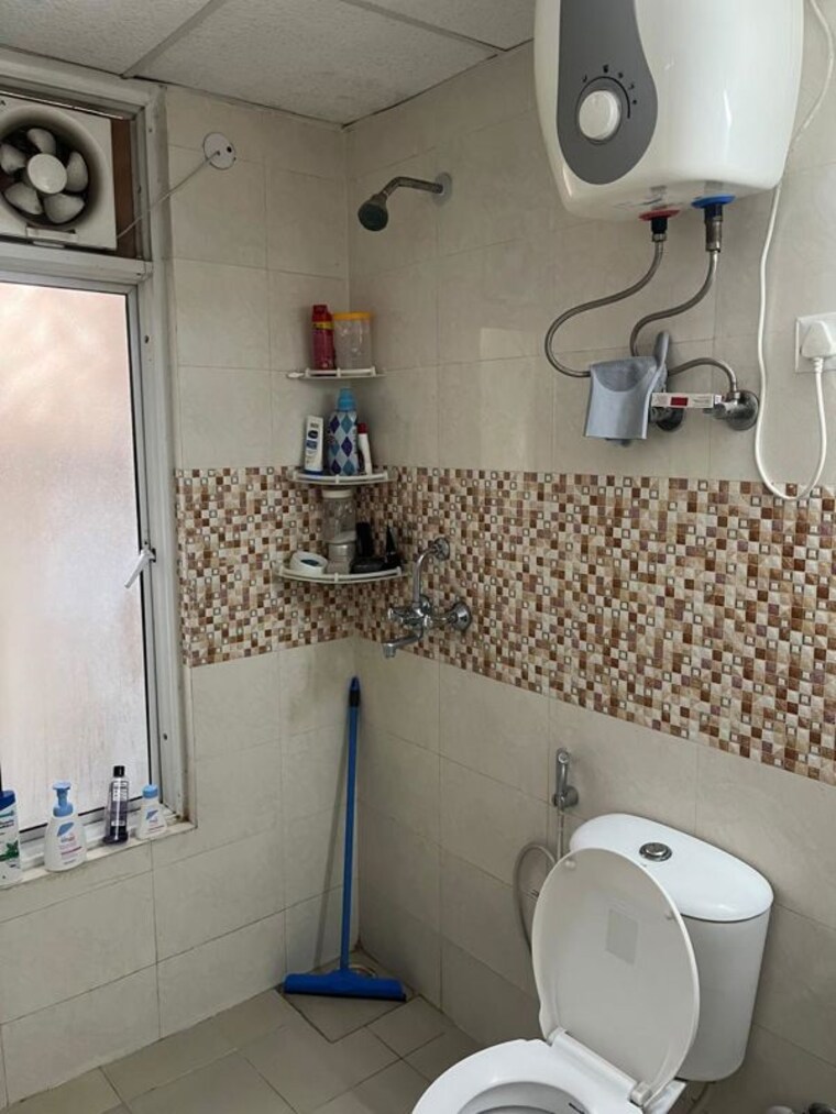 Bathroom, jm-florance 3 Bedroom 1390 Sq.Ft. Apartment In Tech Zone 4 Greater Noida Greater Noida 10501137