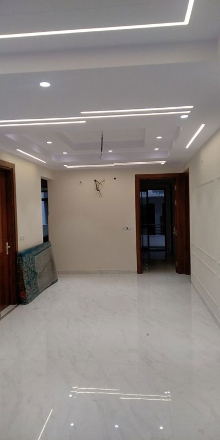 Room, sector 46 3.5 Bedroom 1800 Sq.Ft. Builder Floor In Sector 46 Gurgaon 10470923
