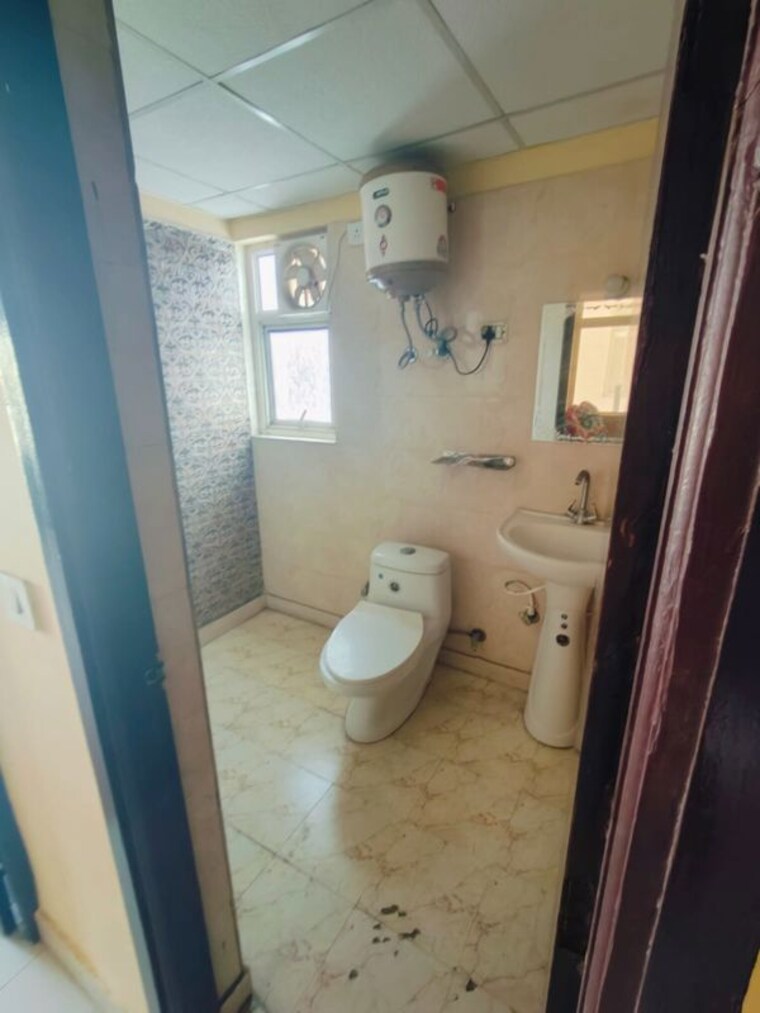 Bathroom, high-end-paradise-ii 3 Bedroom 1200 Sq.Ft. Apartment In Raj Nagar Extension Ghaziabad 10501170