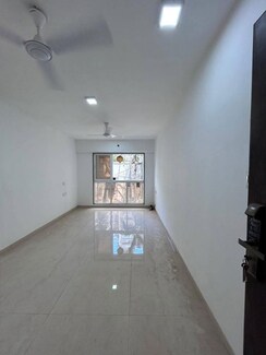 2 BHK Apartment For Rent in Platinum Life