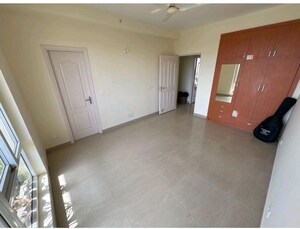 Room in 2 BHK Apartment at GPL Eden Heights, Sector 70 – for Sale
