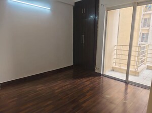 Room in 2 BHK Apartment at Paras Tierea, Sector 137 – for Sale