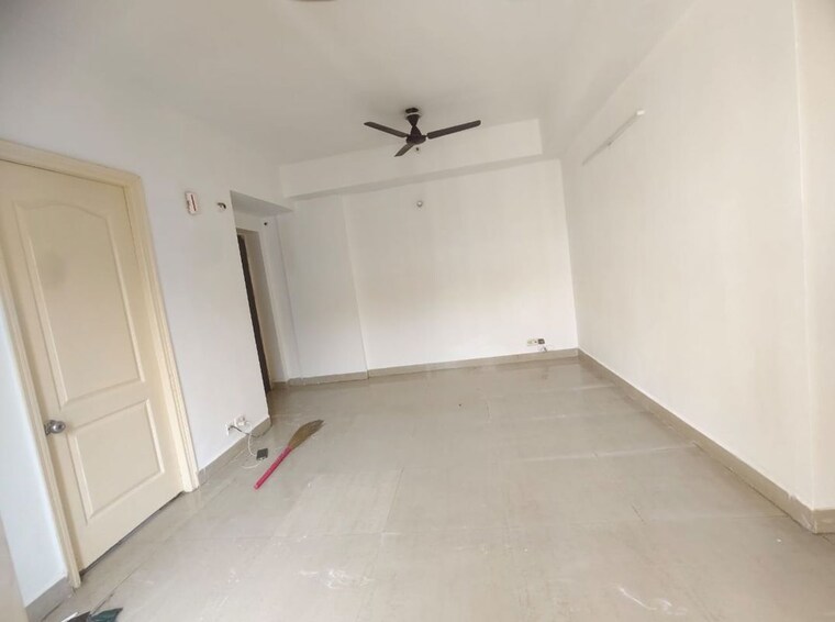 Room, paras-tierea 2 Bedroom 925 Sq.Ft. Apartment In Sector 137 Noida 10501290