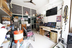Team Area in  Shop at Chiloda – for Sale
