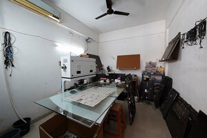 Team Area in  Shop at Chiloda – for Sale