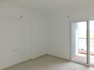 Room in 2 BHK Apartment at Avon Vista, Balewadi – for Rent