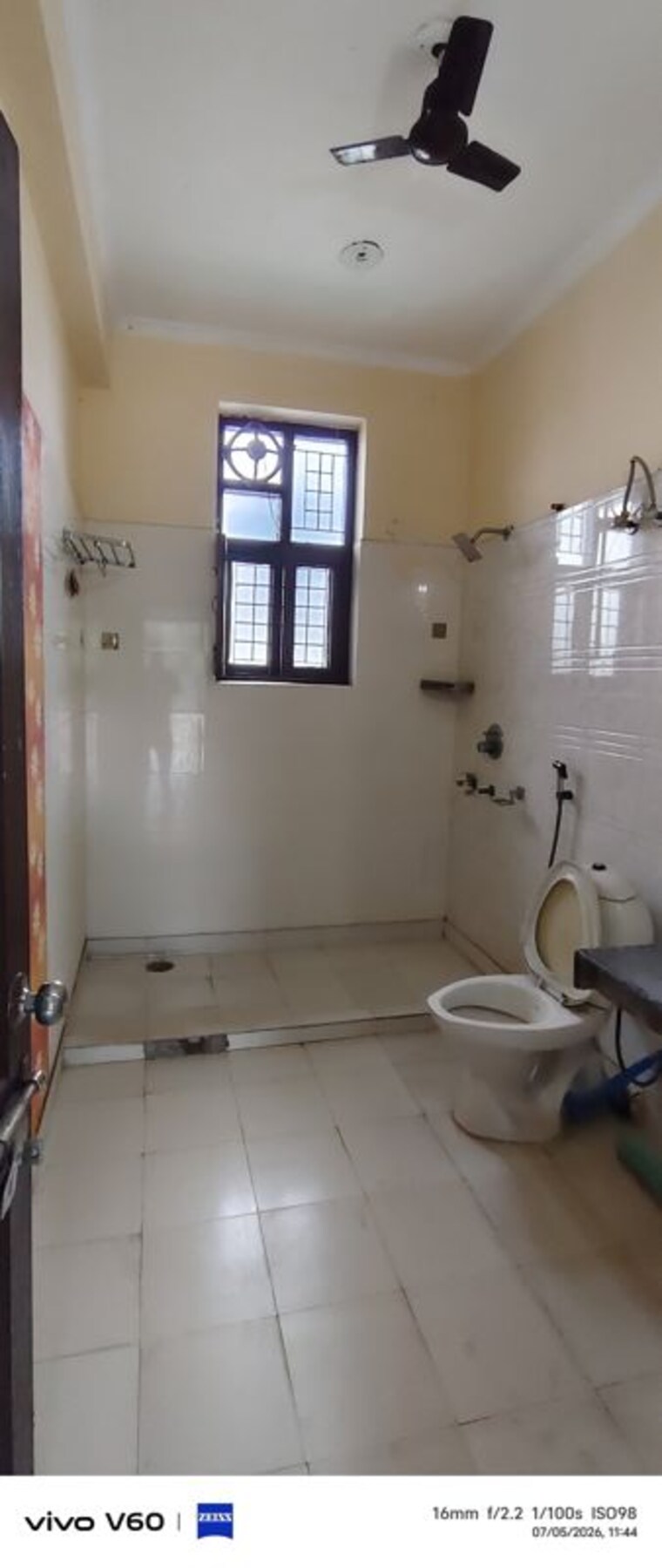 Bathroom, sector 41 1 Bedroom 180 Sq.Mt. Independent House In Sector 41 Noida 10501338