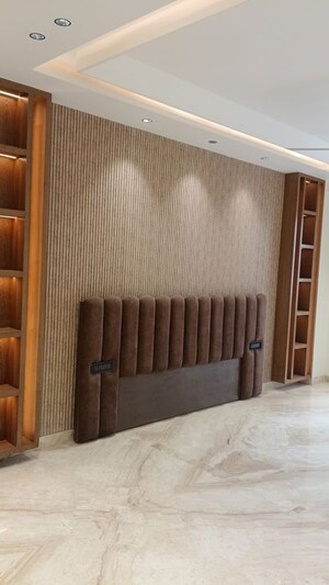 Room in 4 BHK Builder Floor at Sector 50 – for Sale