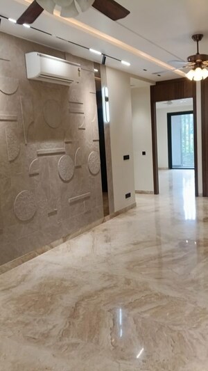 Room in 4 BHK Builder Floor at Sector 50 – for Sale