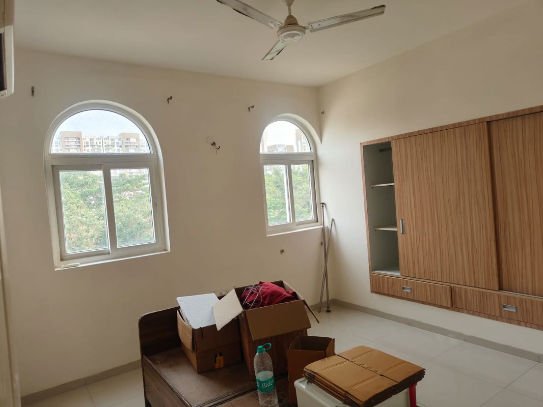 4 BHK + Study Room 3150 Sq.Ft. Apartment in Emaar MGF Emerald Hills