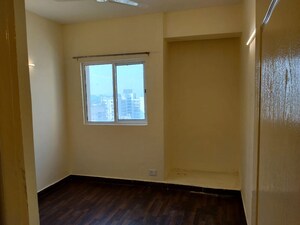 Room in 3 BHK Apartment at Paras Tierea, Sector 137 – for Sale