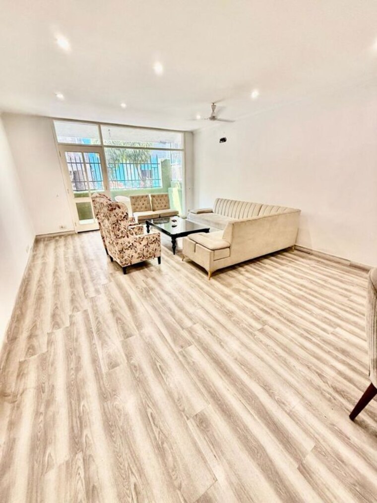 Bedroom, greater kailash i 3 Bedroom 150 Sq.Yd. Builder Floor In Greater Kailash I Delhi 10501377