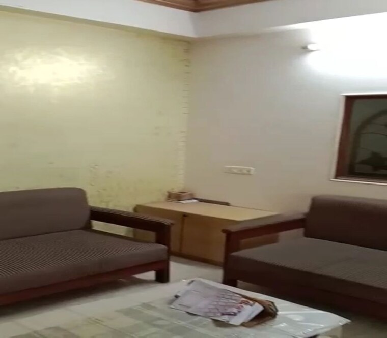 Living Room, dadar west 2.5 Bedroom 1000 Sq.Ft. Apartment In Dadar West Mumbai 10501395
