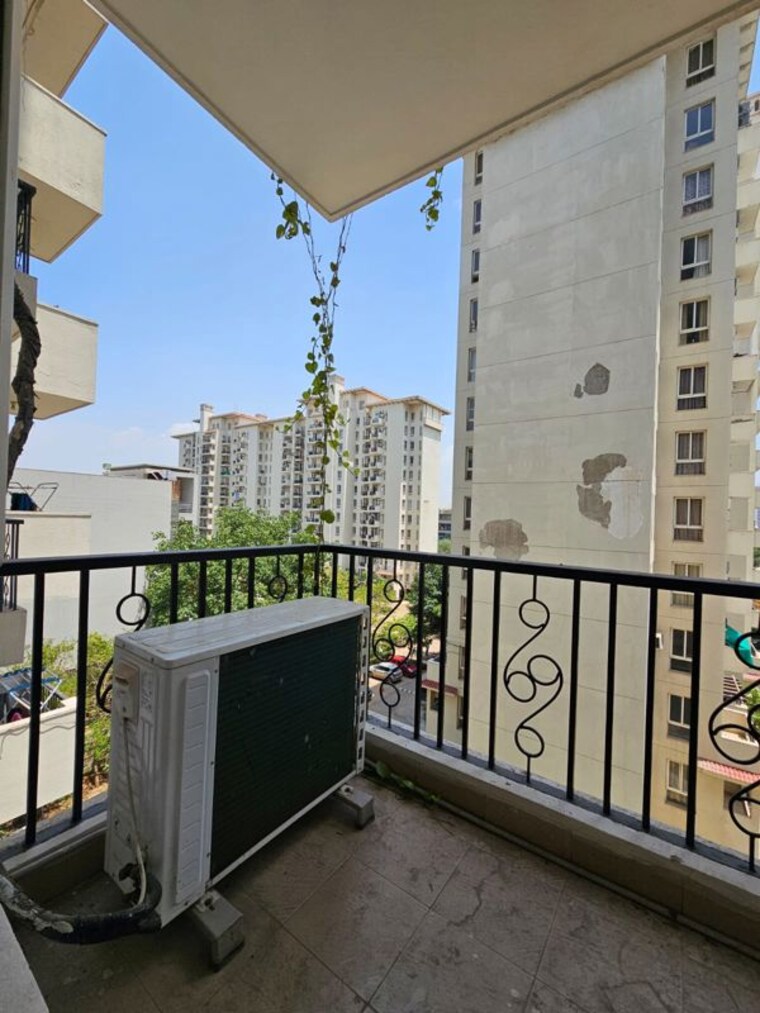 Exterior View, emaar-emerald-floors-select 4 Bedroom 3150 Sq.Ft. Apartment In Sector 65 Gurgaon 10501424
