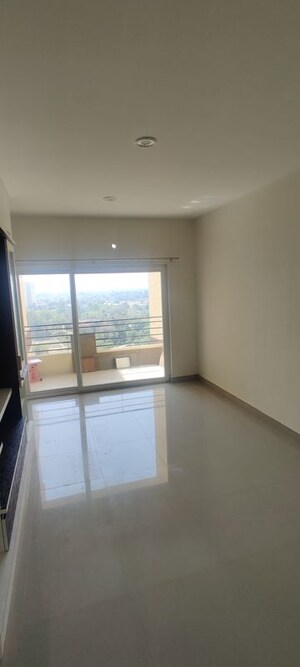 Room in 3 BHK Apartment at Pardos Okas Residency, Sushant Golf City – for Rent