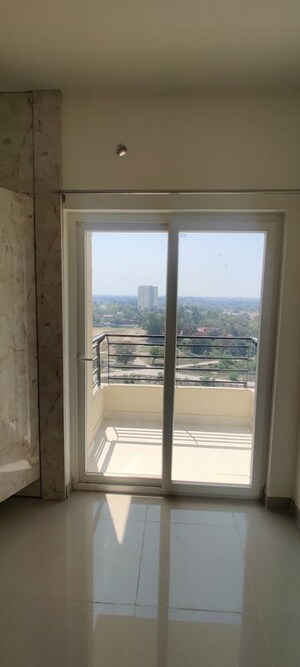 Room in 3 BHK Apartment at Pardos Okas Residency, Sushant Golf City – for Rent