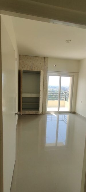 Room in 3 BHK Apartment at Pardos Okas Residency, Sushant Golf City – for Rent