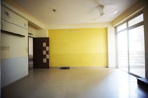 Room in 3 BHK Apartment at Hathijan – for Sale