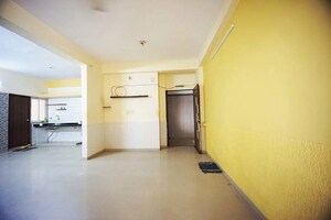 Room in 3 BHK Apartment at Hathijan – for Sale