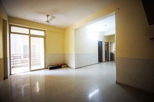 Room in 3 BHK Apartment at Hathijan – for Sale