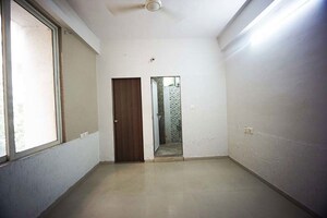 Room in 3 BHK Apartment at Hathijan – for Sale