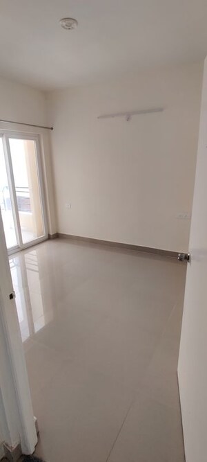 Room in 3 BHK Apartment at Pardos Okas Residency, Sushant Golf City – for Rent
