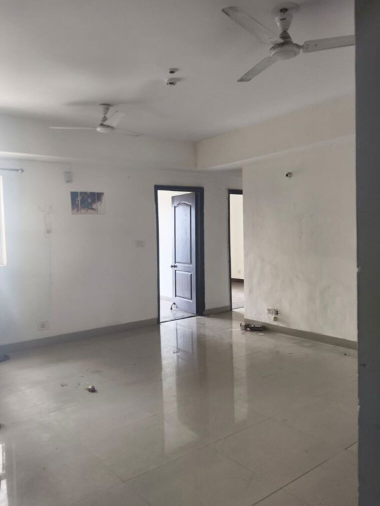 Room, paras-tierea 3 Bedroom 1330 Sq.Ft. Apartment In Sector 137 Noida 10501404