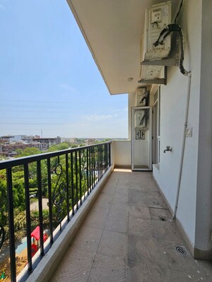 4 BHK Apartment For Rent in Emaar Emerald Floors Select, Sector 65