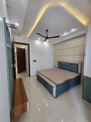 Room in 3 BHK Builder Floor at Laxman Chowk – for Sale