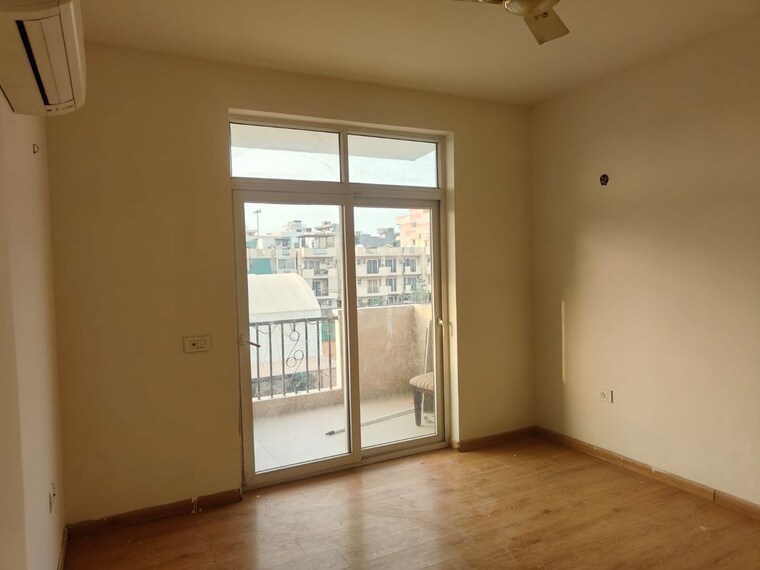 Room, emaar-emerald-floors-select 4 Bedroom 3150 Sq.Ft. Apartment In Sector 65 Gurgaon 10501445